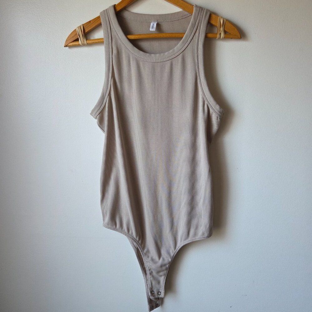 EUC WISHLIST TAUPE SLEEVELESS BODYSUIT SIZE M